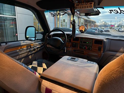 Used 1999 Ford F350 4x4 Crew Cab DRW Super Duty image 29