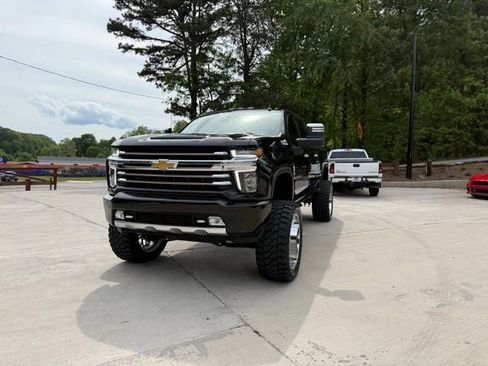 Used 2022 Chevrolet Silverado 2500 High Country w/ LPO, Hitch Package AWD/4WD image 11