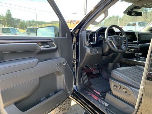 New 2025 Chevrolet Silverado 1500 RST AWD/4WD image 8