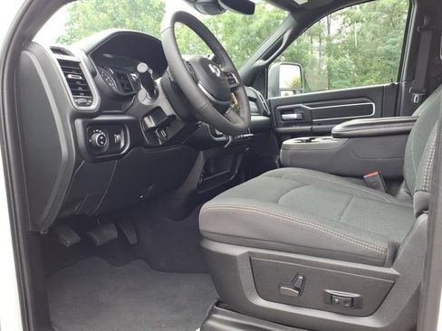 Certified 2025 RAM 2500 Big Horn AWD/4WD image 12