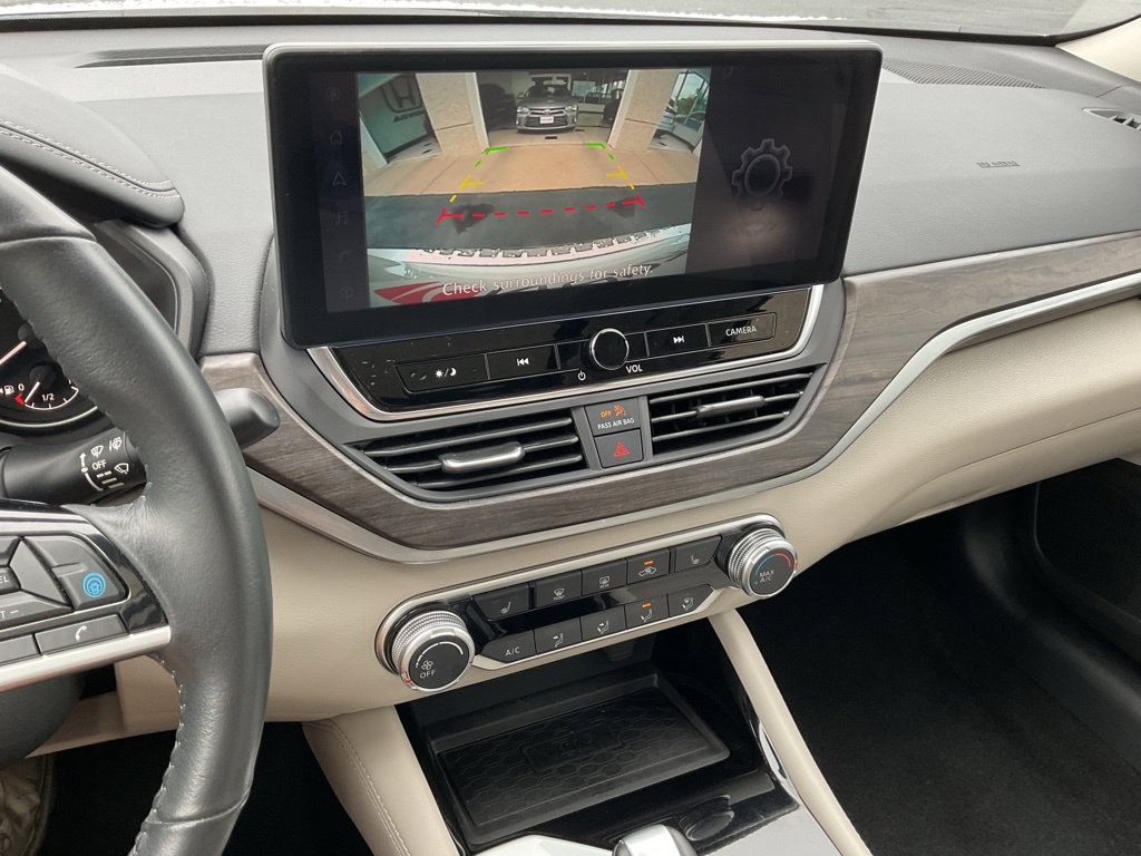 Used 2023 Nissan Altima 2.5 SV w/ SV Premium Package AWD/4WD image 15