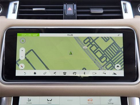 Used 2018 Land Rover Range Rover Sport HSE image 16