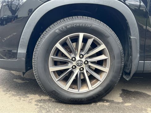 Used 2019 Toyota Highlander XLE image 7