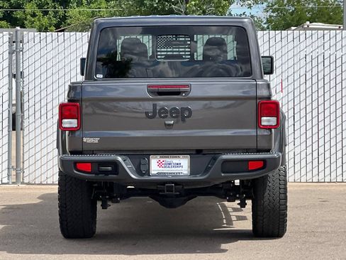Used 2024 Jeep Gladiator Sport AWD/4WD image 5