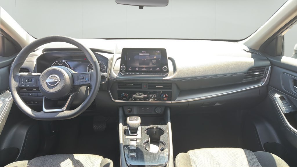 Used 2024 Nissan Rogue SV FWD image 11
