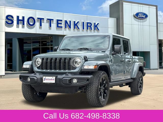 Used 2025 Jeep Gladiator Sport AWD/4WD image 3