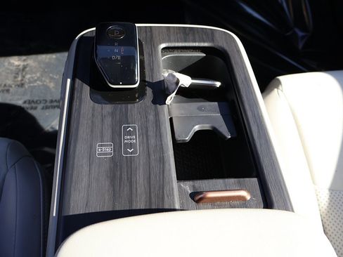 Used 2024 Nissan Ariya AWD image 54