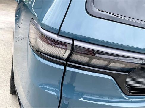 New 2026 Jeep Grand Wagoneer L Limited AWD/4WD image 14