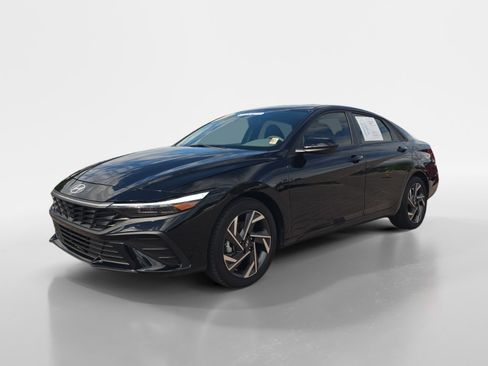 Certified 2025 Hyundai Elantra Sport FWD image 7
