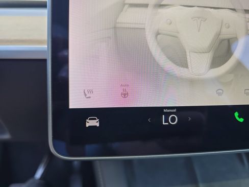 Used 2021 Tesla Model Y Long Range AWD/4WD image 20