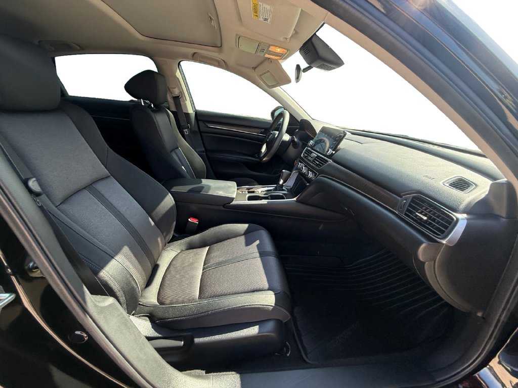 Used 2018 Honda Accord EX image 16