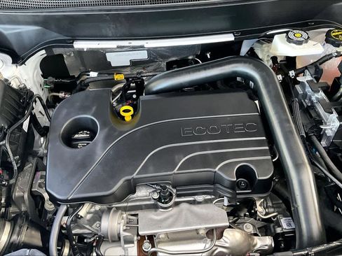 Used 2025 Chevrolet Equinox LT image 30