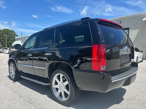Used 2014 Cadillac Escalade Luxury AWD/4WD image 7