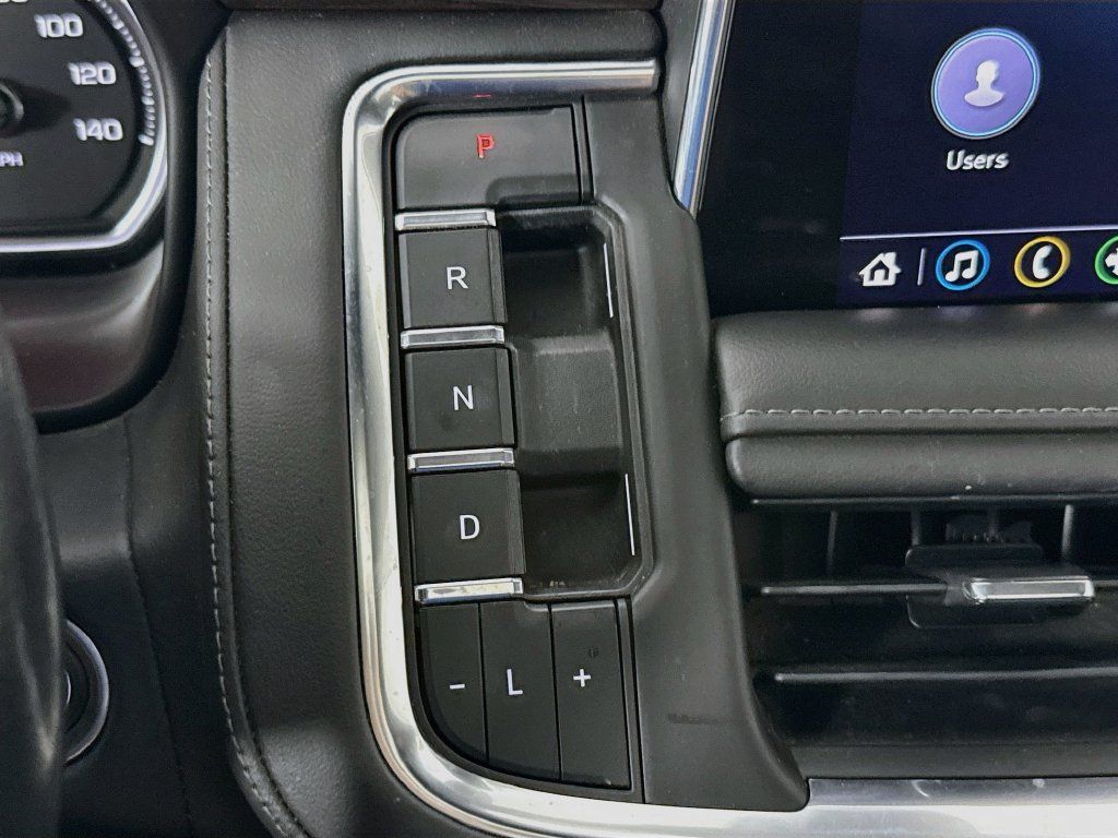 Used 2021 Chevrolet Suburban Z71 w/ Z71 Off-Road Package AWD/4WD image 16
