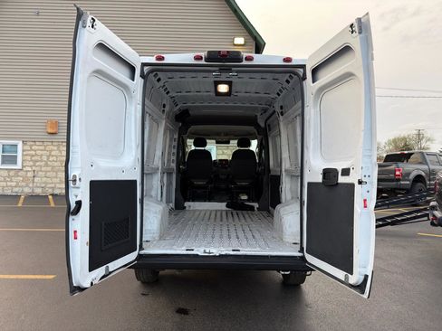 Used 2023 RAM ProMaster 2500 w/ Convenience Group image 32