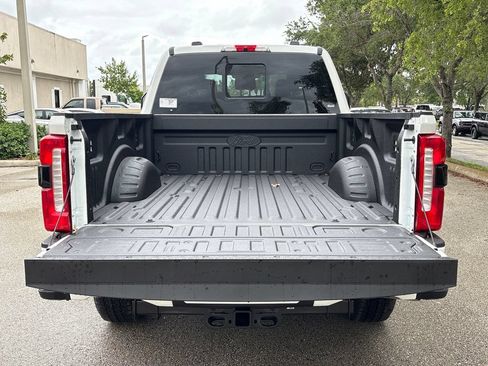 New 2026 Ford F250 Lariat w/ Black Appearance Package AWD/4WD image 9