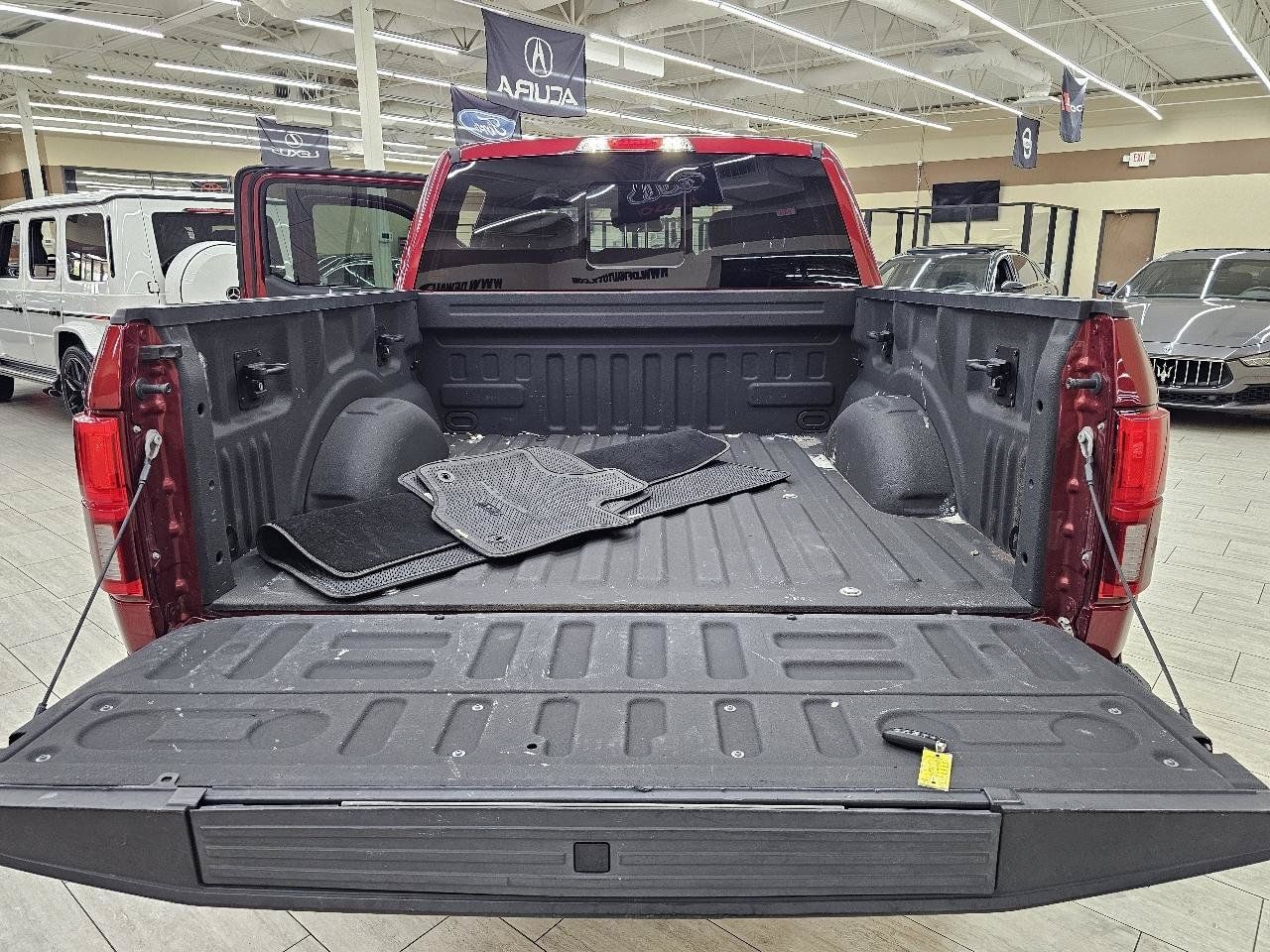 Used 2018 Ford F150 Platinum w/ Equipment Group 701A Luxury RWD image 14