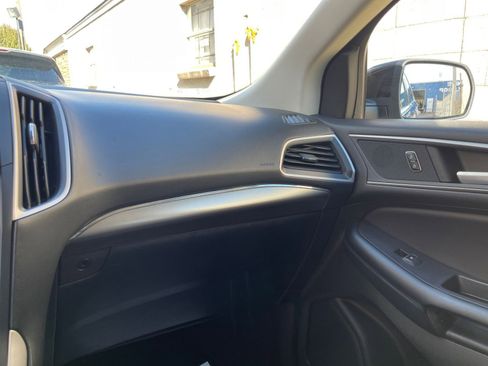 Used 2022 Ford Edge SEL image 35