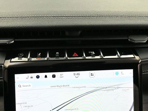 Used 2023 Jeep Grand Cherokee Limited w/ Luxury Tech Group II image 24