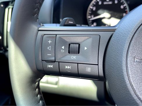 New 2025 Nissan Pathfinder SL w/ Lighting Package (N92) image 22