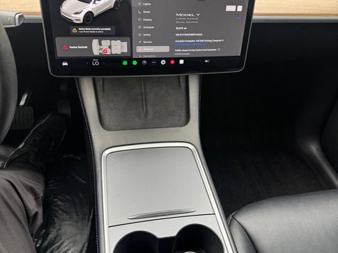 Used 2021 Tesla Model Y Long Range AWD/4WD image 33