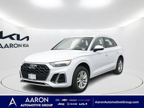 Used 2023 Audi Q5 2.0T Premium w/ Convenience Package AWD/4WD image 1