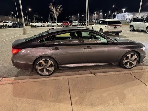 Used 2018 Honda Accord Touring image 15