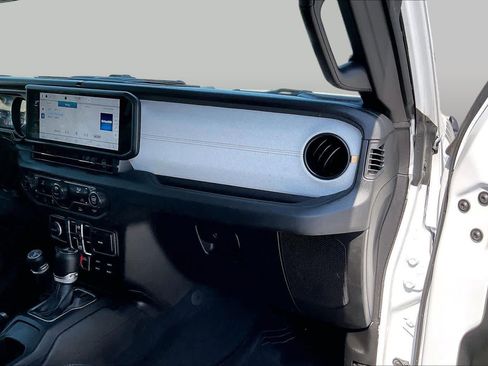 Used 2025 Jeep Wrangler Unlimited Sport AWD/4WD image 17
