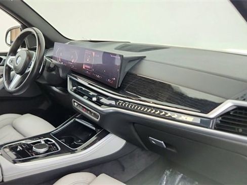 Used 2024 BMW X5 sDrive40i w/ M Sport Package image 22