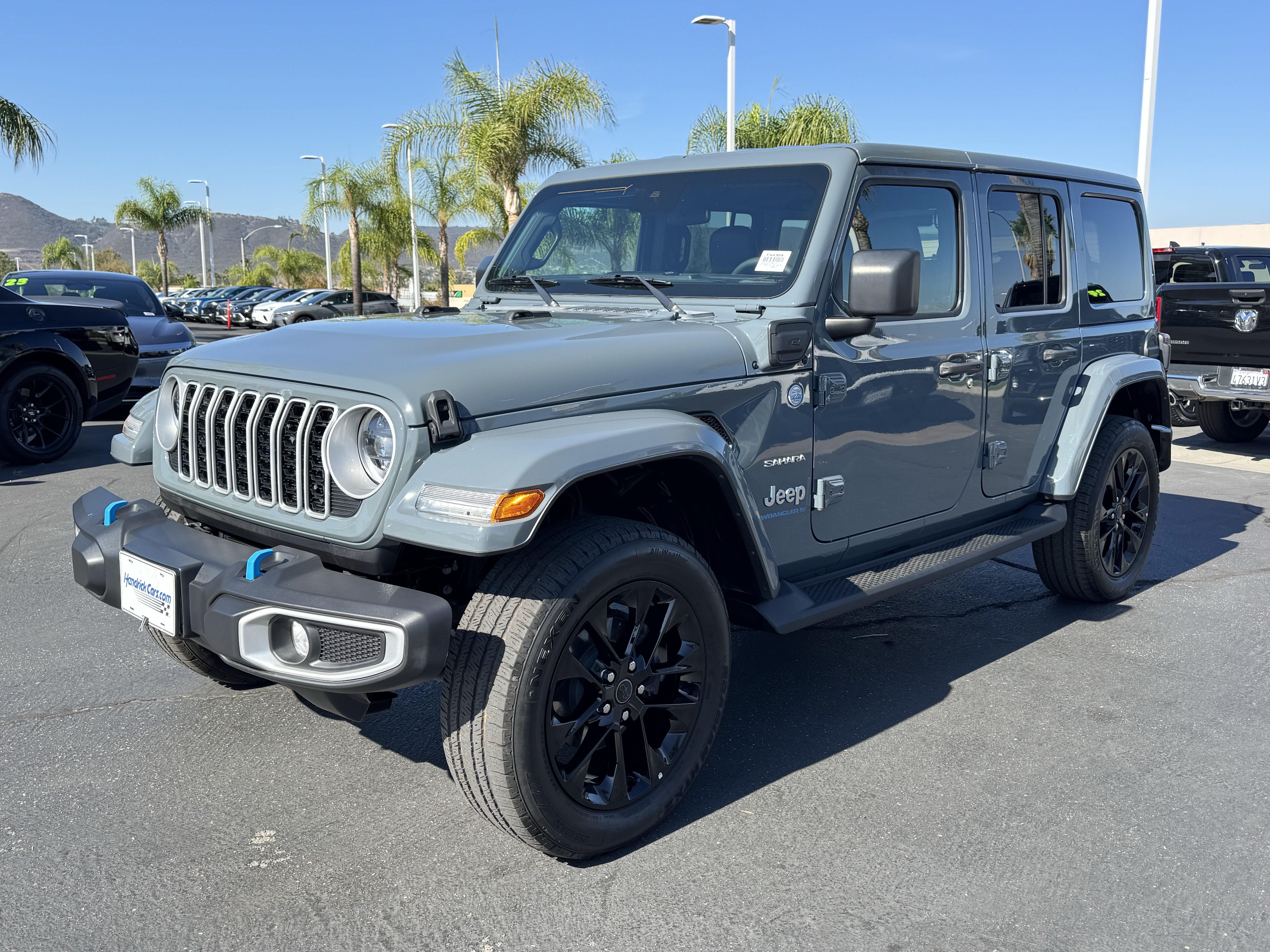 Used 2024 Jeep Wrangler Unlimited Sahara AWD/4WD image 4