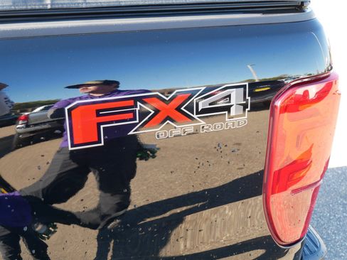 Certified 2019 Ford Ranger Lariat w/ Black Appearance Package image 18