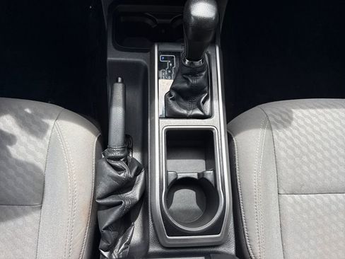 Used 2021 Toyota Tacoma SR5 RWD image 23