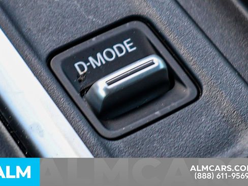 Used 2024 Nissan Pathfinder SV w/ SV Premium Package image 40