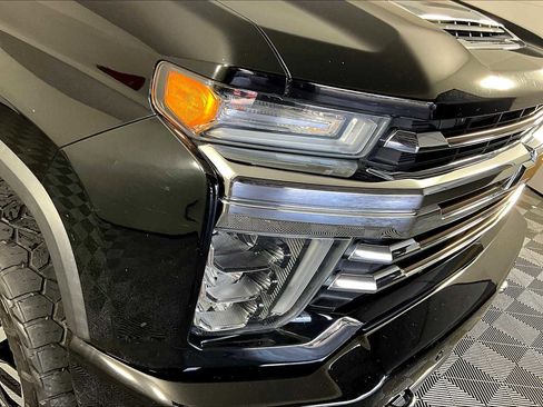 Used 2020 Chevrolet Silverado 2500 High Country w/ Technology Package image 25