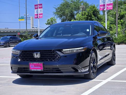 Certified 2025 Honda Accord SE image 5