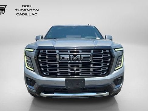 Used 2025 GMC Yukon Denali Ultimate w/ LPO, Floor Liner Package AWD/4WD image 8