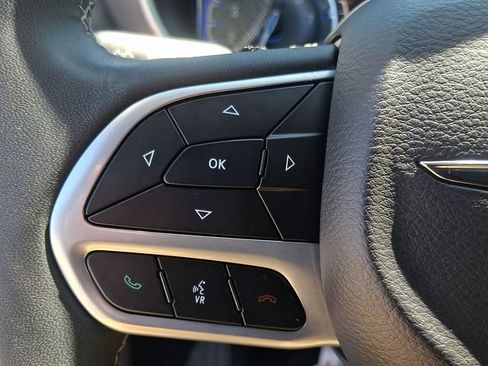 Used 2024 Chrysler Pacifica Touring-L FWD image 22