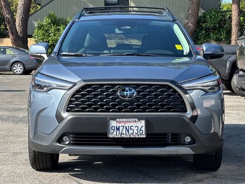 Certified 2024 Toyota Corolla Cross XLE w/ Convenience Package FWD image 8