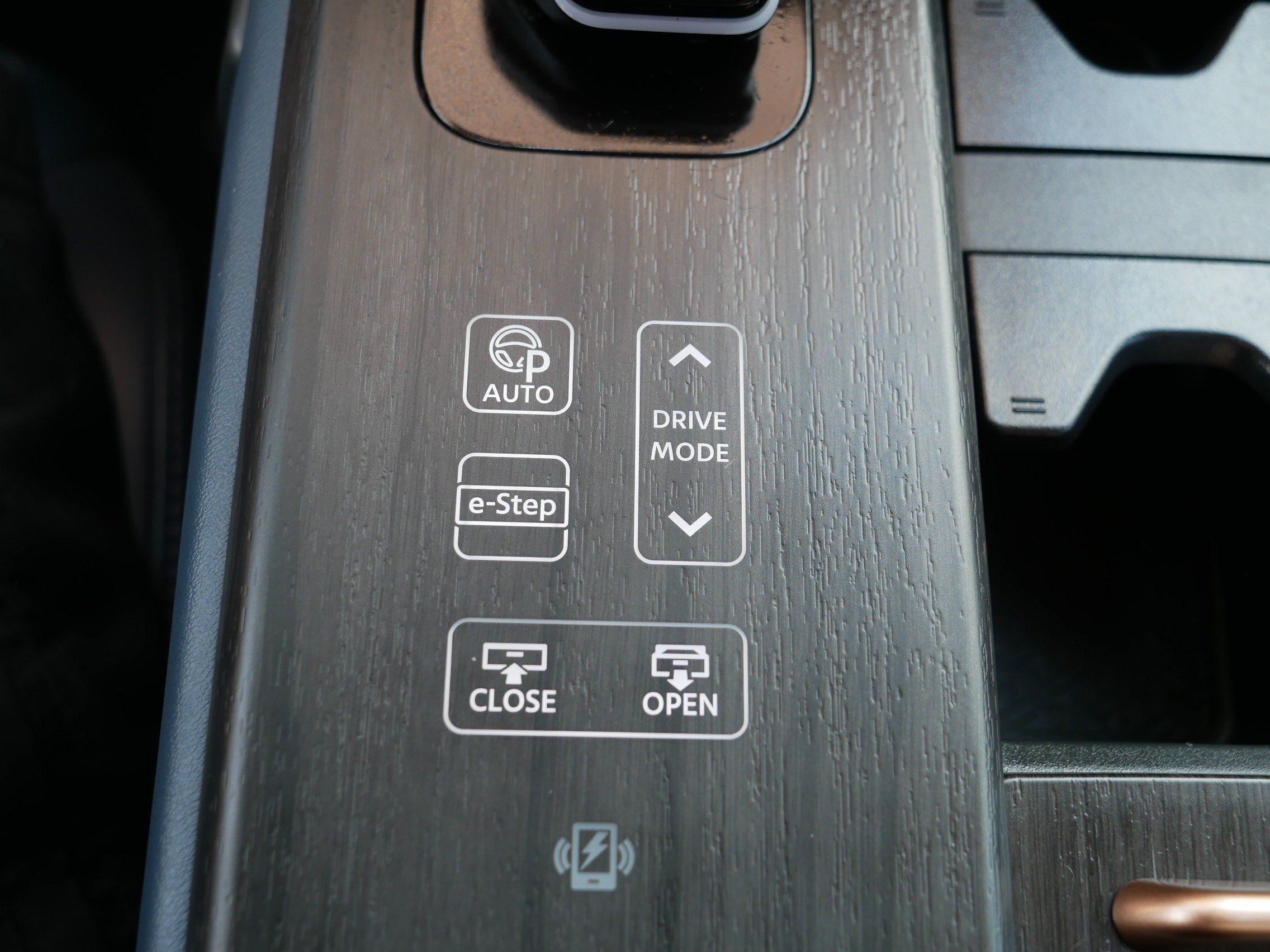 Certified 2023 Nissan Ariya AWD/4WD image 31