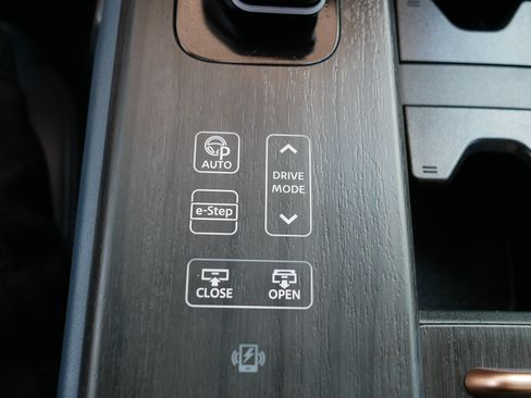 Certified 2023 Nissan Ariya AWD/4WD image 31