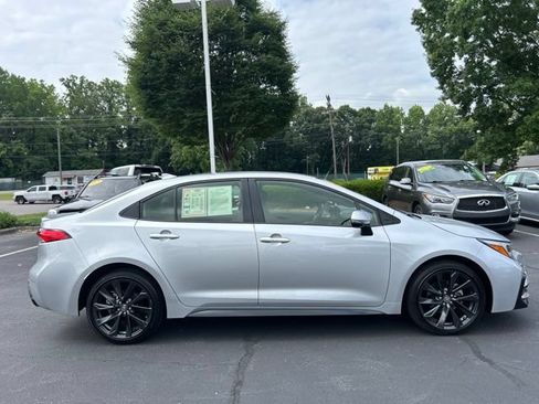 Used 2025 Toyota Corolla SE FWD image 5