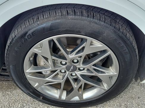 Used 2025 Genesis GV70 2.5T AWD/4WD image 10