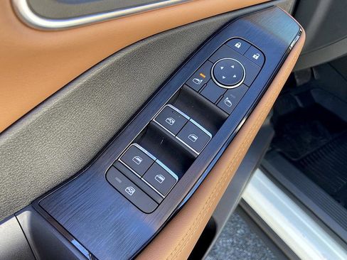 New 2026 Nissan Rogue Platinum image 10