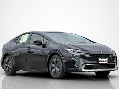 New 2026 Toyota Prius Plug-In Hybrid FWD image 7