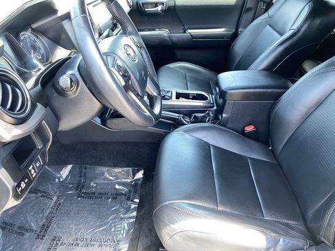 Used 2019 Toyota Tacoma TRD Off-Road AWD/4WD image 26