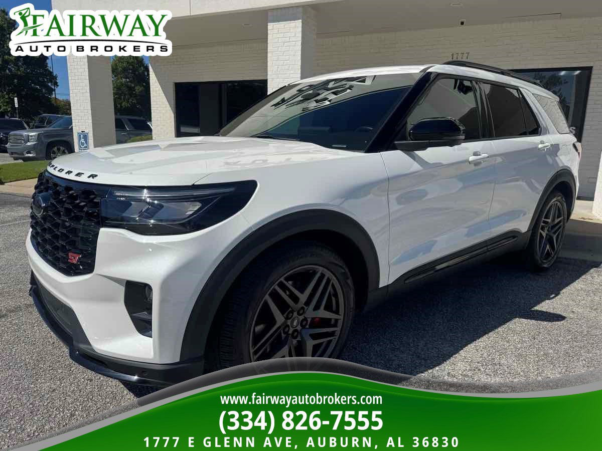 Used 2025 Ford Explorer ST w/ Sun And Sound Package AWD/4WD image 2