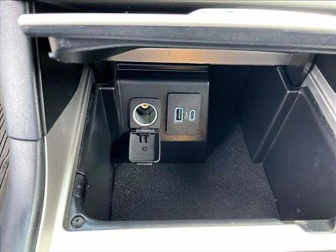 Used 2023 Ford Explorer XLT RWD image 26