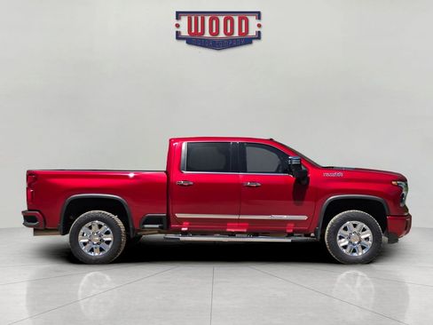 Used 2024 Chevrolet Silverado 2500 High Country w/ High Country Premium Package AWD/4WD image 2