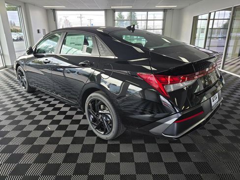 New 2026 Hyundai Elantra SEL Sport image 7