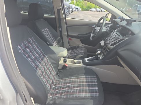 Used 2013 Ford Focus SE FWD image 9